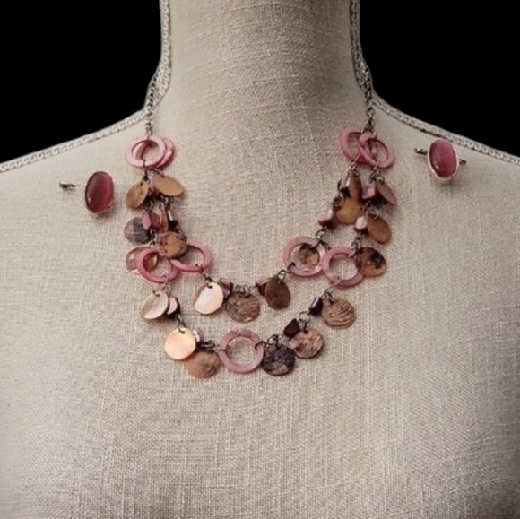 Jewelry - Elegant Pink and Gold Necklace And Earing Set